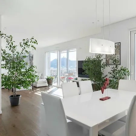 Luxury Lake View & *