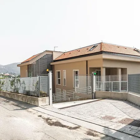 Luxury Lake View & *