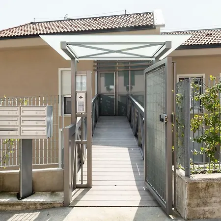 Διαμέρισμα Luxury Lake View & *