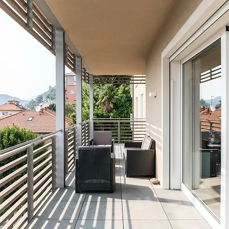 Luxury Lake View & Όπως